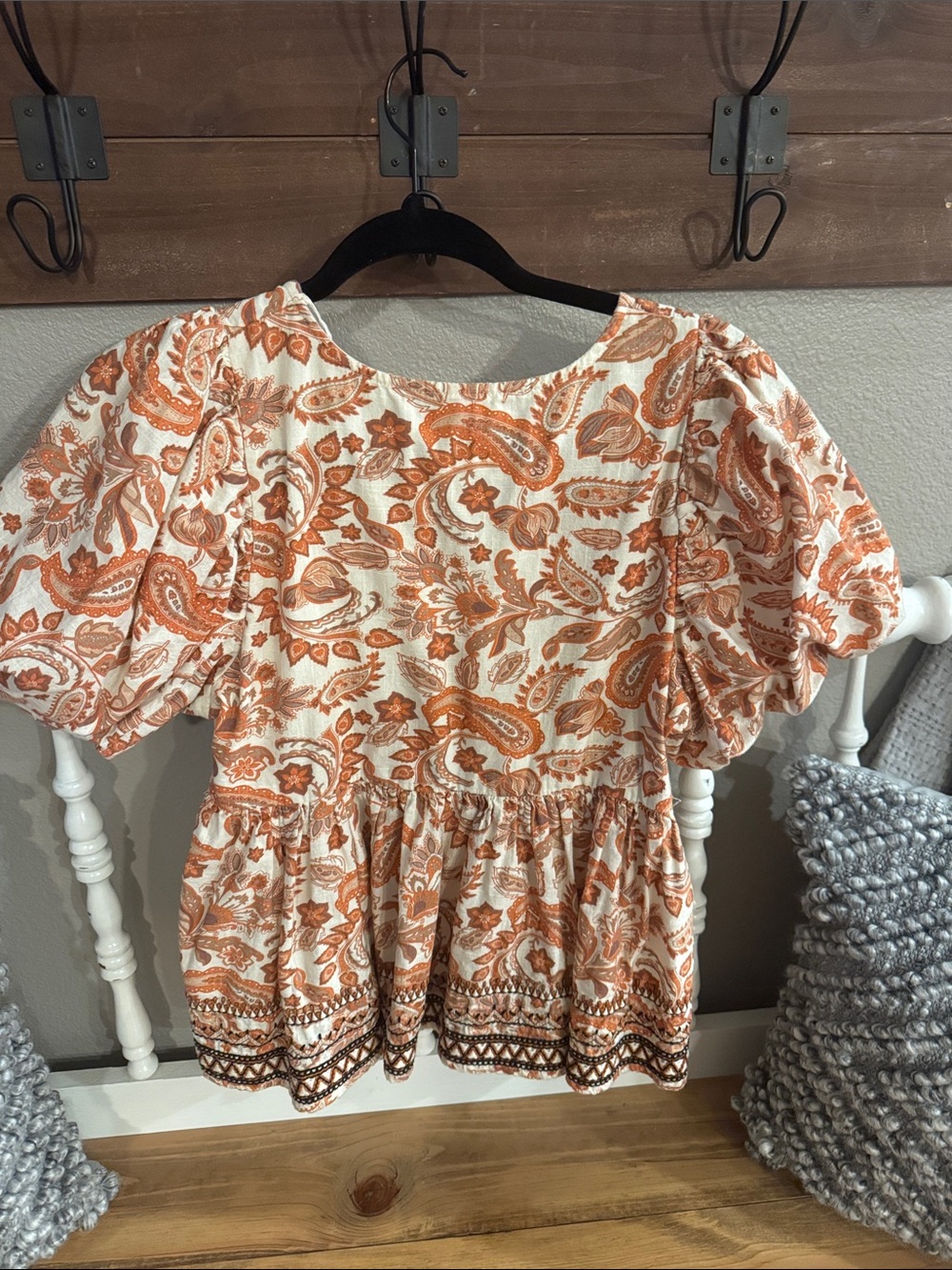 Anthropologie- Like Nee Boho Puff-Sleeve Peasant Top in Rust Orange Paisley - Picture 2 of 5